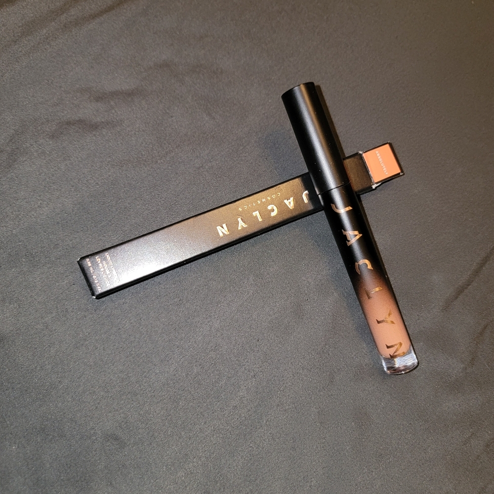 Jaclyn cosmetic liquid lipstick in shade Absolutely